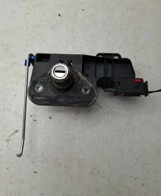 Opel Meriva A Tailgate exterior lock 90534783 90534785 90534784