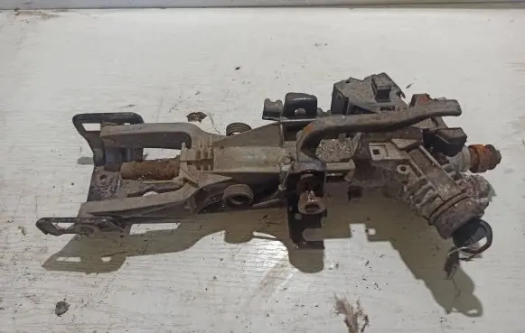 BMW 5 E39 Steering wheel axle 6903946