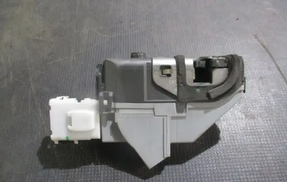 Citroen C5 X Rear door lock 574395