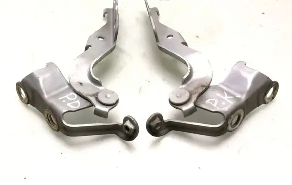 Toyota Corolla E120 E130 Engine bonnet/hood hinges