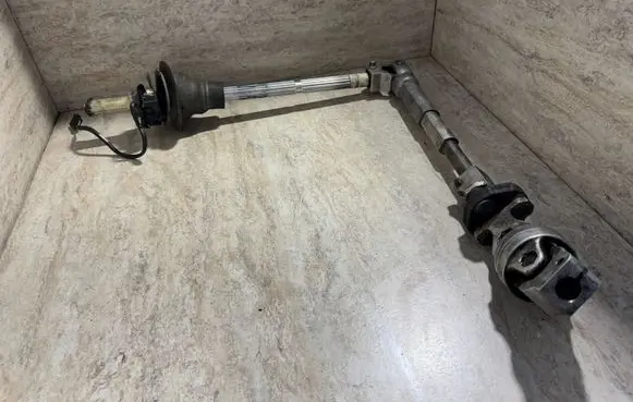 BMW X3 E83 Steering wheel axle 