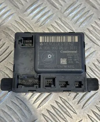 Mercedes-Benz Sprinter W906 Door control unit/module A9068204126