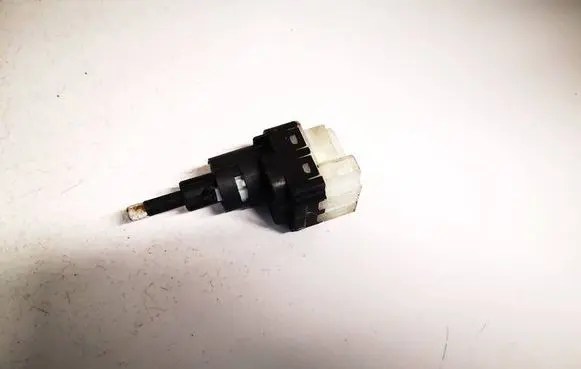 Volkswagen PASSAT B5.5 Brake pedal sensor switch