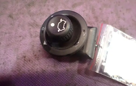 Ford Fiesta Wing mirror switch 93BG-17B676-BB