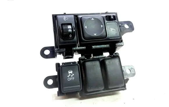 Nissan Juke I F15 Wing mirror switch