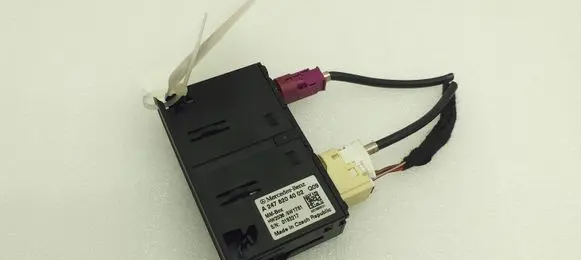 Mercedes-Benz E W213 USB socket connector A2478204002