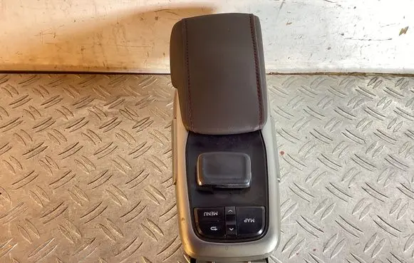 Head unit multimedia control