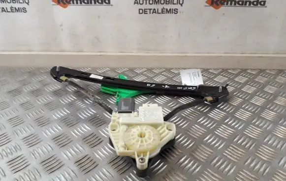 Volkswagen Golf VII Rear door window regulator with motor 5Q0959812A