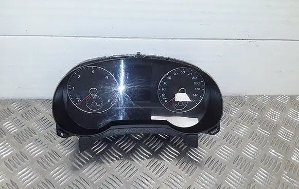 Seat Alhambra (Mk2) Speedometer (instrument cluster) 7n5920970e