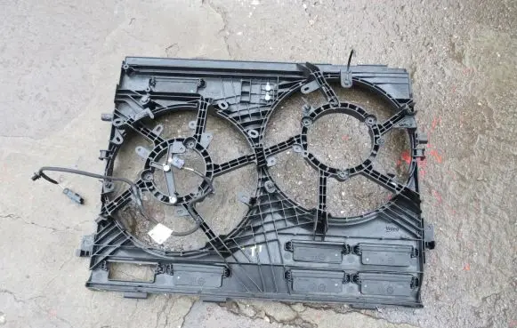 Renault Koleos II Radiator cooling fan shroud