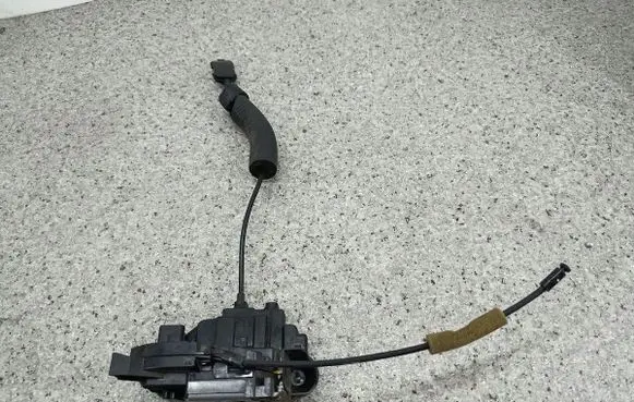 Renault Megane III Front door lock 805030001R