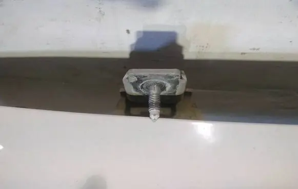 Peugeot 307 Tailgate/trunk/boot hinge
