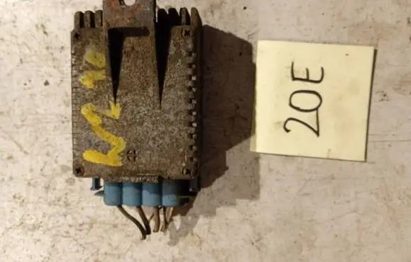 Mercedes-Benz E W211 Fan control module A0275457732
