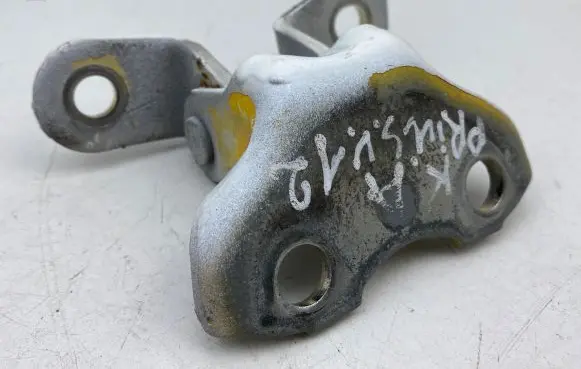Toyota Prius+ (ZVW40) Front door lower hinge 