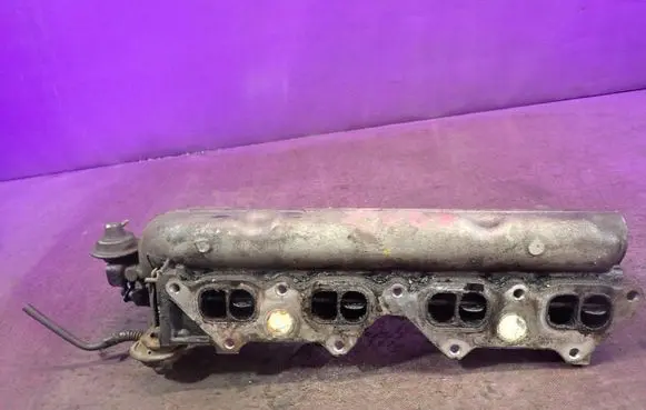 Mazda 323 Intake manifold