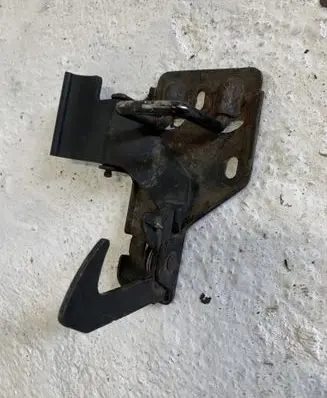 Volkswagen Polo Engine bonnet/hood lock/latch loop/hook 