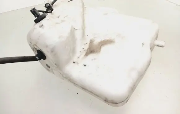 Windshield washer fluid reservoir/tank