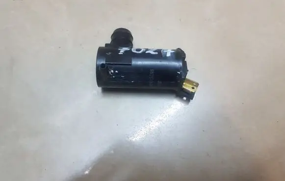 Mitsubishi Pajero Sport I Windscreen/windshield washer pump 803101260