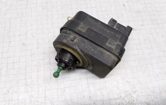 Renault Megane I Headlight level adjustment motor 