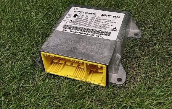 Mercedes-Benz C W204 Airbag control unit/module A2048709426 5WK44318