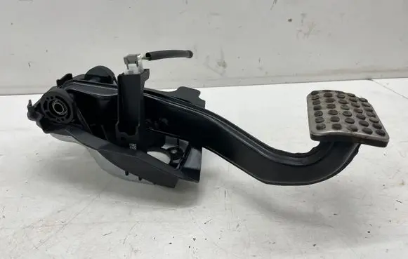 Mercedes-Benz C W205 Brake pedal A2222940001 A2052920308