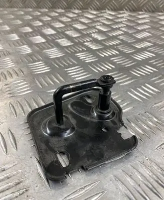 Audi A3 8Y Engine bonnet/hood lock/latch loop/hook 81A823185A