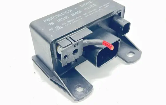Mercedes-Benz ML W163 Glow plug pre-heat relay 0285454032