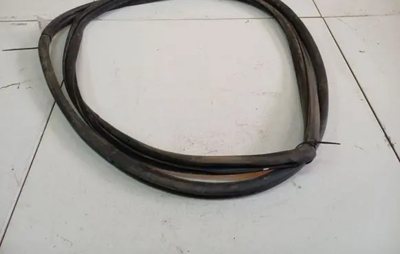 Subaru B9 Tribeca Rubber seal rear door 