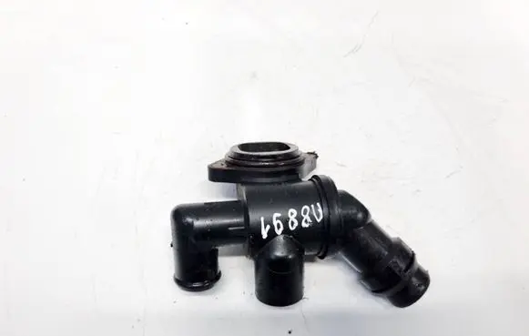 Audi A4 S4 B7 8E 8H Engine coolant pipe/hose Y2495002