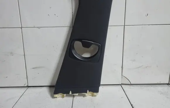 BMW 5 E60 E61 (B) pillar trim (top) 7027088