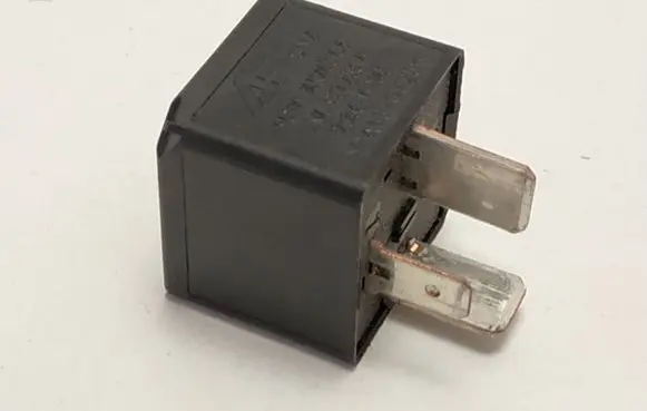 Audi A3 S3 8L Other relay 95VW10K705CA 7M0951253A