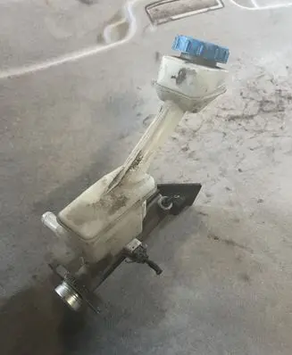 Nissan Primera Master brake cylinder 2248667