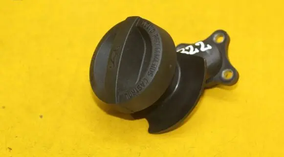 Volvo S90, V90 Oil filler cap 31330189