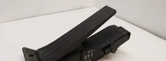 BMW 1 E81 E87 Accelerator throttle pedal 3542678658801 678658801 12037310