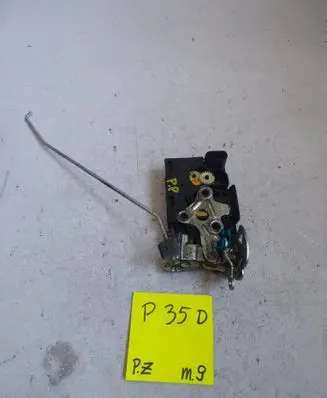 Chevrolet Cruze Front door lock A04888