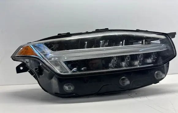 Volvo XC90 Headlight/headlamp 31468582