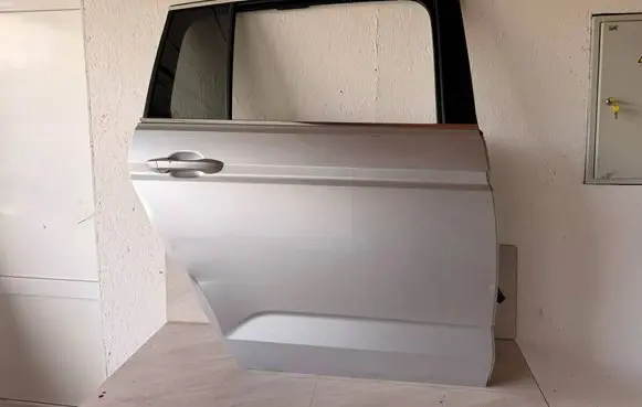 Volkswagen Touran III Rear door 