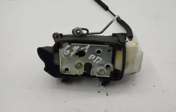Maserati Quattroporte Front door lock