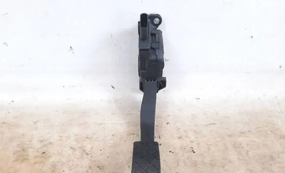 Porsche Macan (95B) Accelerator throttle pedal 8K1723523A