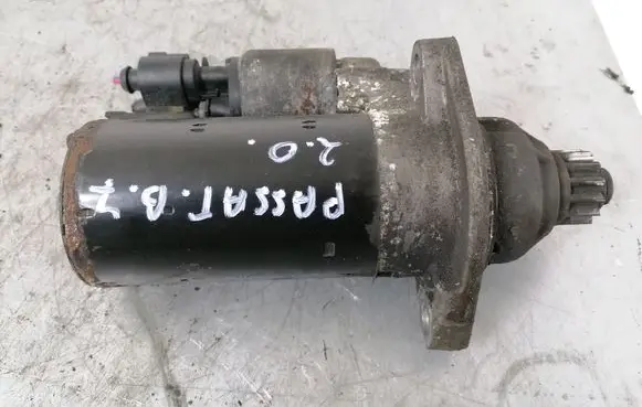 Volkswagen PASSAT B7 Starter motor 02M911024C