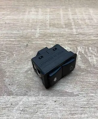BMW 5 E39 Electric window control switch 8368974