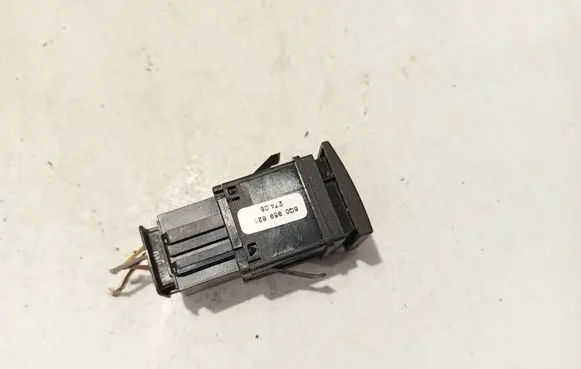 Volkswagen Polo IV 9N3 Windscreen/window heater switch 6q0959621