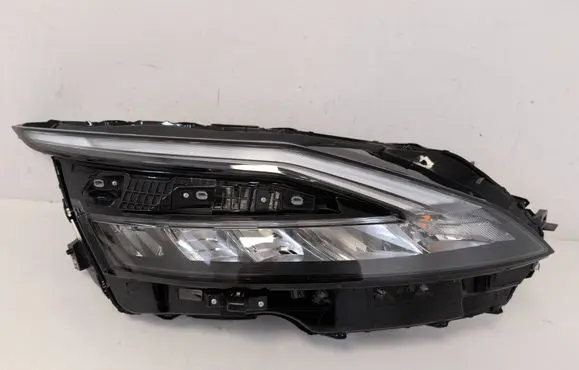 Nissan Qashqai J12 Headlight/headlamp 1008D02G 1102A00RL