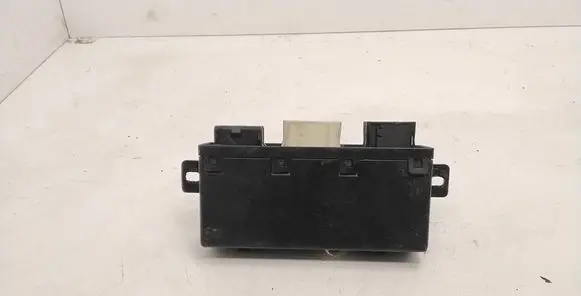 BMW 5 E39 Door control unit/module 613583748069 689667 069701