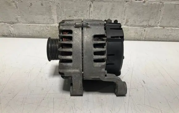BMW 5 F10 F11 Generator/alternator 8515754 2613702A FG23S058