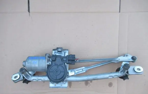 KIA Sportage Front wiper linkage and motor