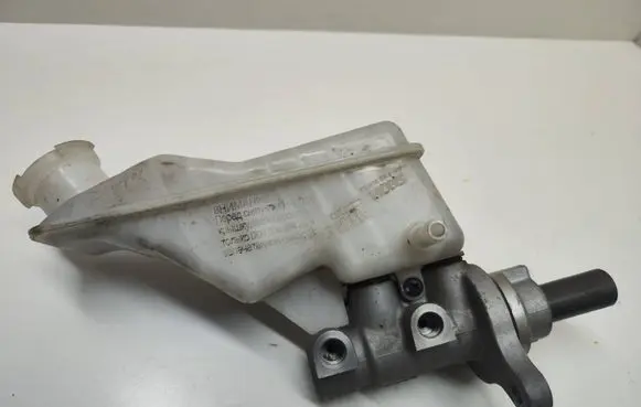 KIA Sorento Master brake cylinder