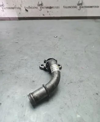 Audi A1 Engine coolant pipe/hose 04B121064