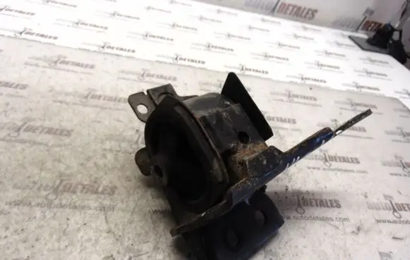 Toyota Avensis T250 Engine mount bracket