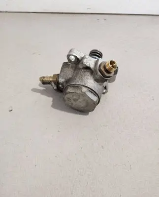 Skoda Octavia Mk2 (1Z) Fuel injection high pressure pump 04E127026H 2254398